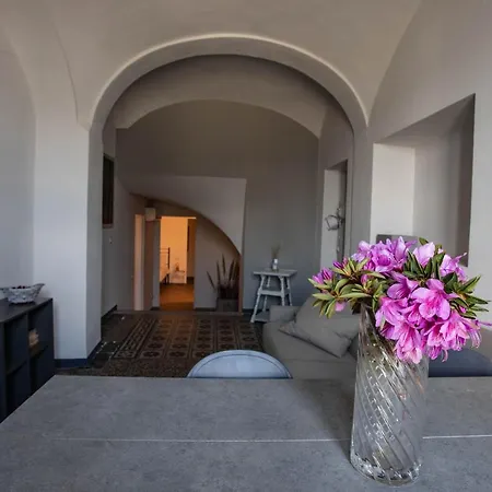 Apartment La Dimora Del Glicine